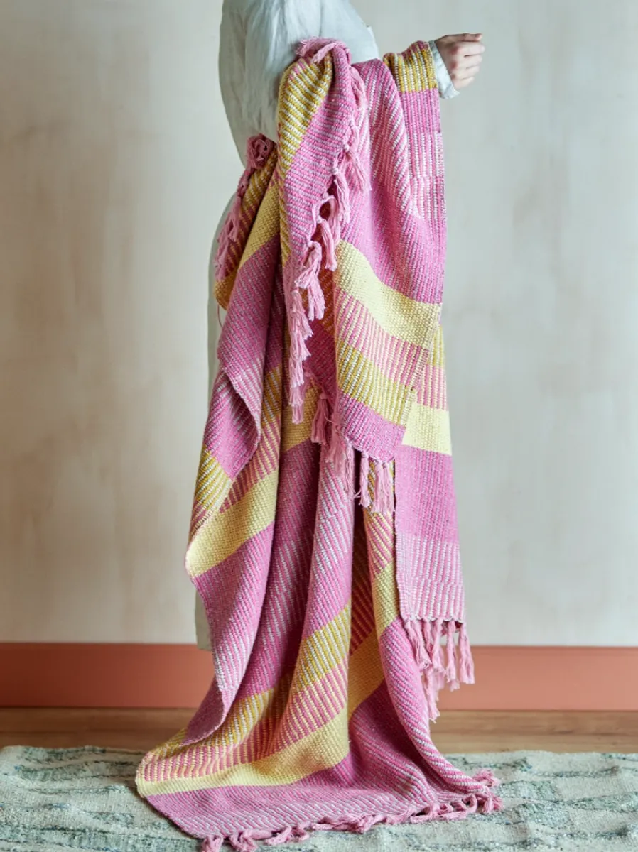 Bloomingville Isnel Pledd Rosa/Gul 130x160 cm