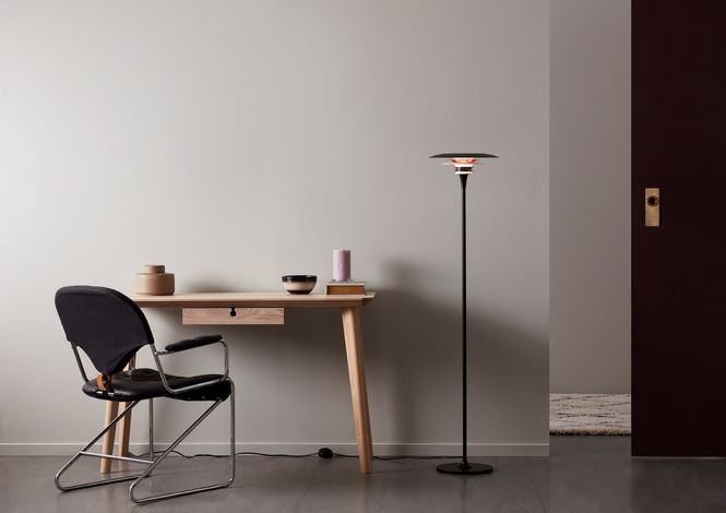 Hovedbilde Belid Diablo Gulvlampe Ø30 Mattsort / Blankrød
