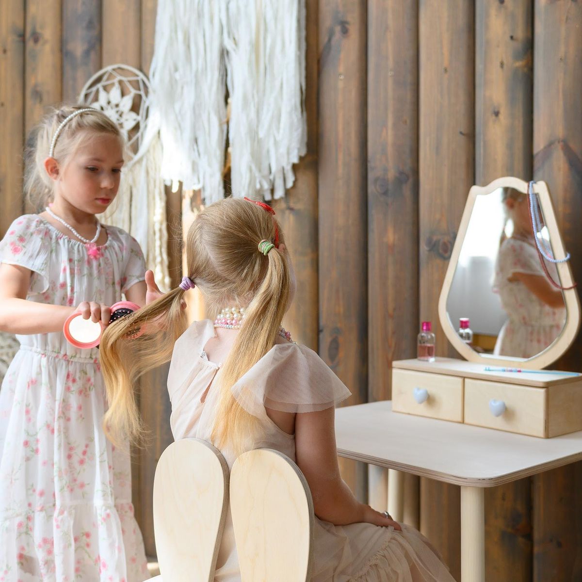 Prinsesse Tulipan Bord m/speil & Stol Flervalg