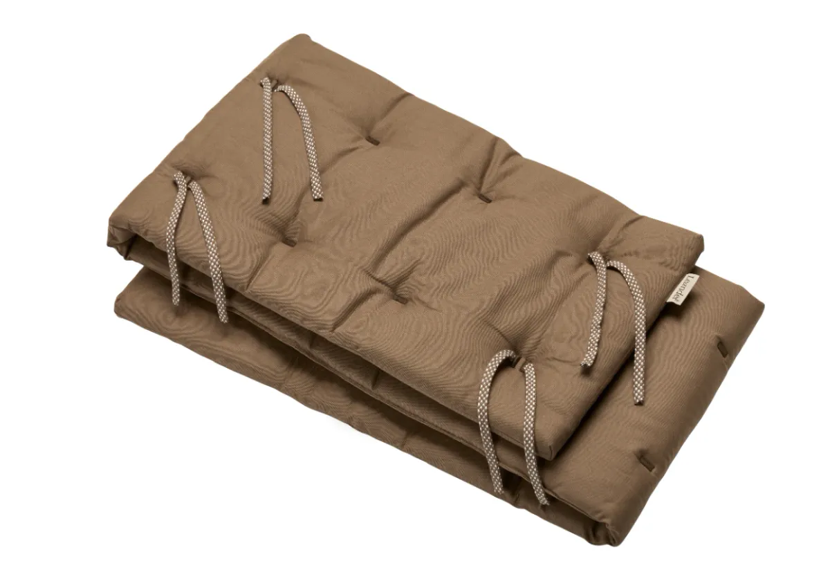 Leander Linea Kantbeskyttelse til Babyseng Mocca