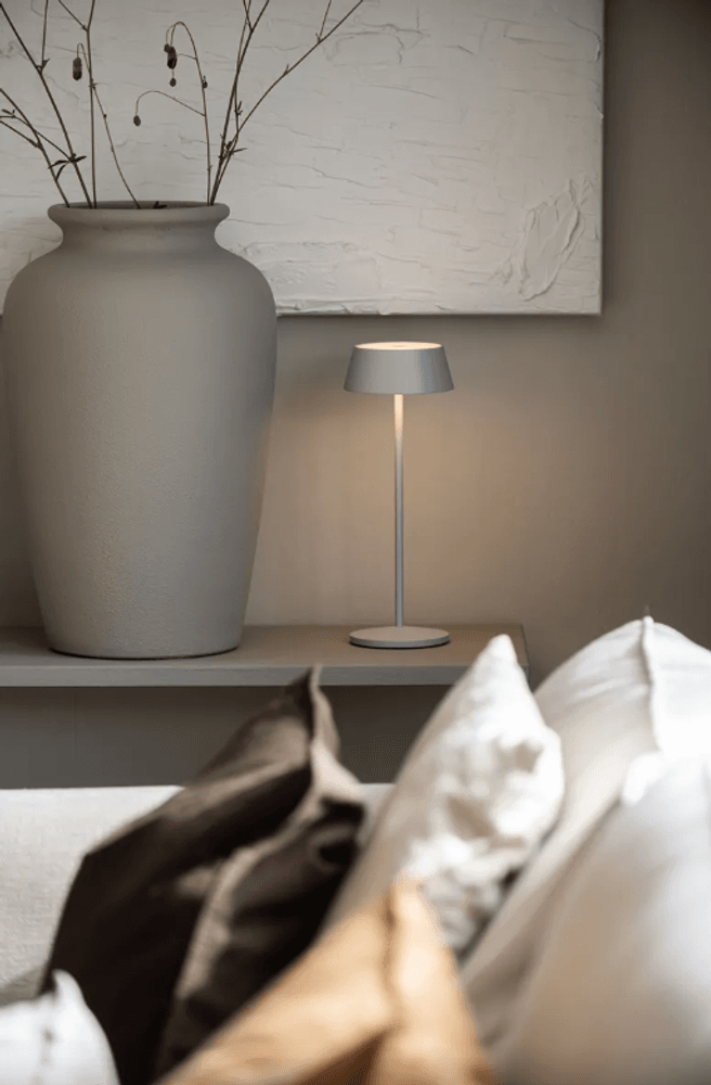 Trend Collection Menton USB Bordlampe Matt Grå