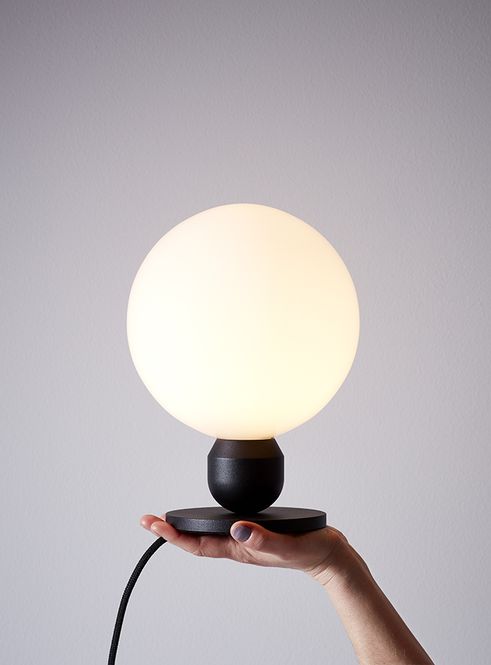 Hovedbilde Herstal Atom Bordlampe Svart