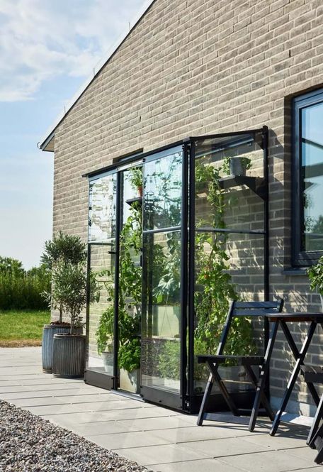 Hovedbilde Halls Drivhus Qube Lean-to Herdet Glass Sort 1,2 ...