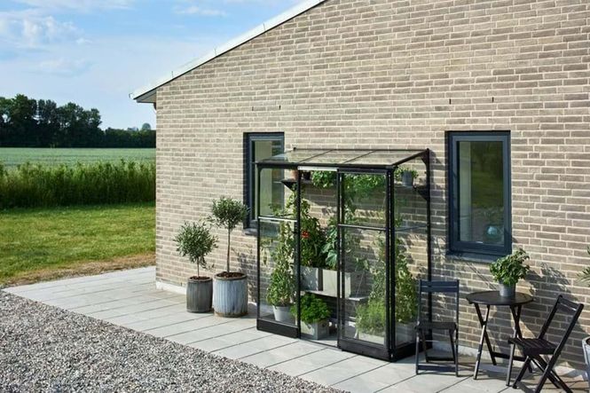 Hovedbilde Halls Drivhus Qube Lean-to Herdet Glass Sort 1,2 ...