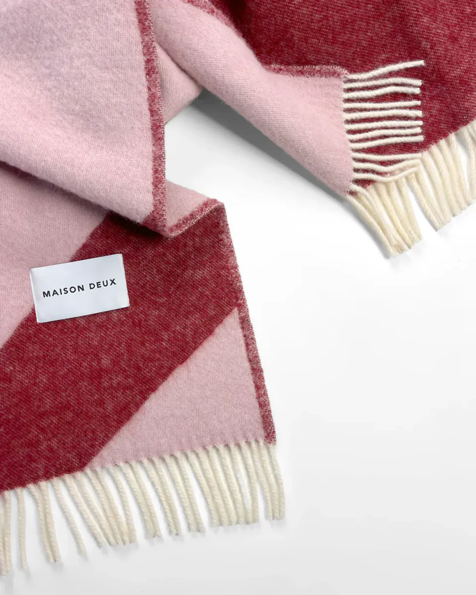 Maison Deux Swirl Pledd Rosa/Burgunder