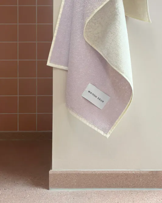 Hovedbilde Maison Deux Gradient Badehåndkle Lilac Vanilla ...